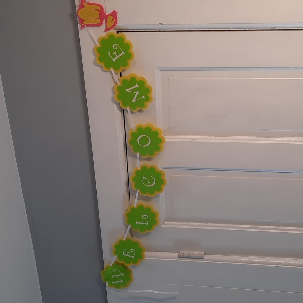 Felt Banner Garland Welcome Spring Flowers Bright & Cheery